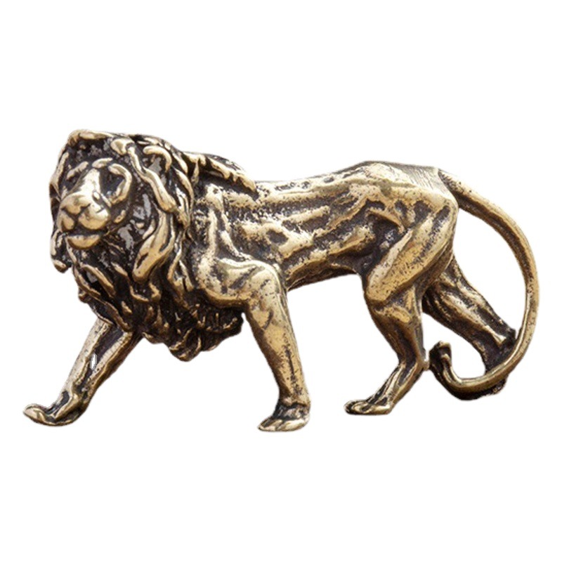 Brass distressed African lion keychain pendant King style creative pendant desktop decoration small copper wholesale