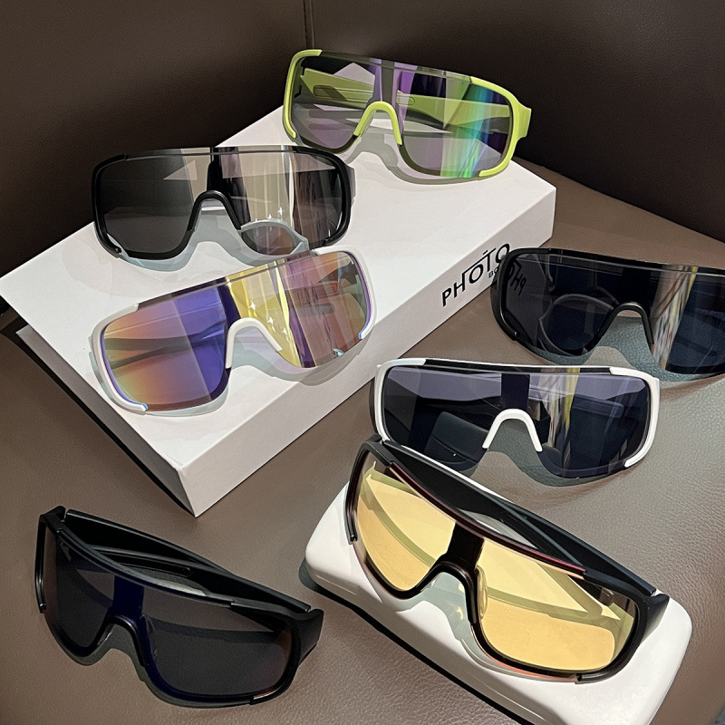 Korean Style Fashionable One-Piece Large-Frame Sunglasses for Women with Big Faces, Windproof Cycling Glasses for Men, Trendy Reflective Sports Goggles, Ski Goggles