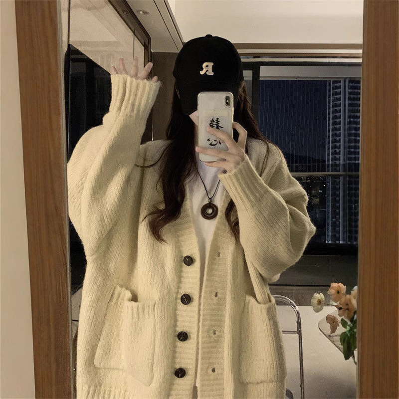 Picture of Autumn and Winter Loose Retro Hong Kong Style Milk Apricot Thickened Warm V-neck Lazy Style All-match Sweater Cardigan Knitted Jacket