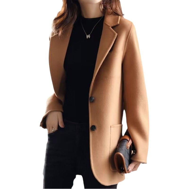 Picture of 2025 New Autumn and Winter Short Woolen Coat for Women, Solid Color Thickened Mid-Length Suit Collar Coat for Women Wholesale