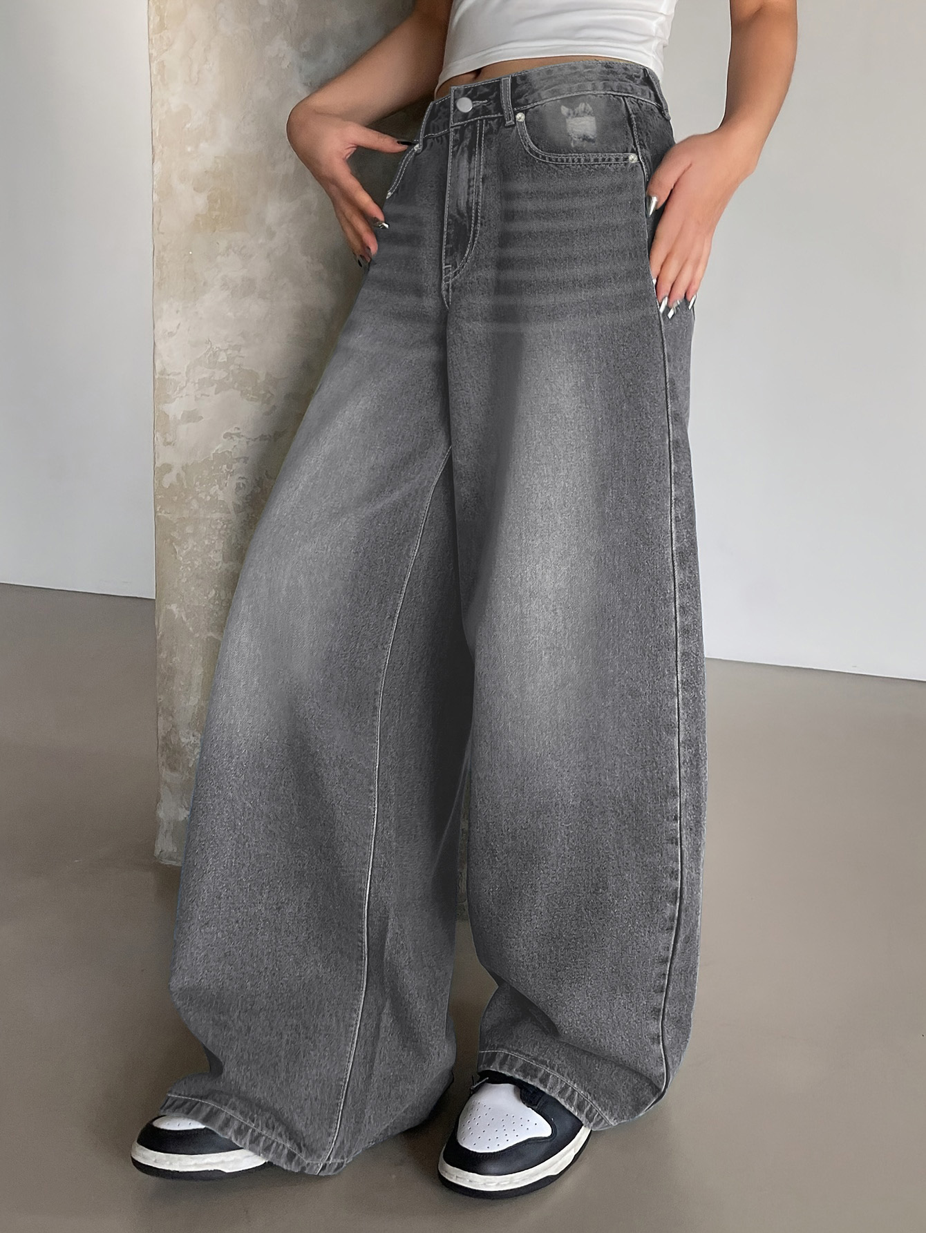 Picture of Cross-border foreign trade Amazon European and American water-washed blue wide-leg ultra-long floor-length jeans women's ripped loose casual pants