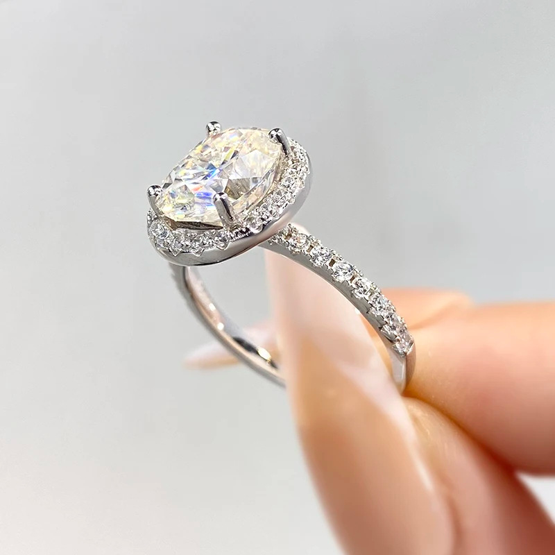 Picture of Cross-border fashion S925 sterling silver classic oval four-claw ring simple egg-shaped moissanite ring
