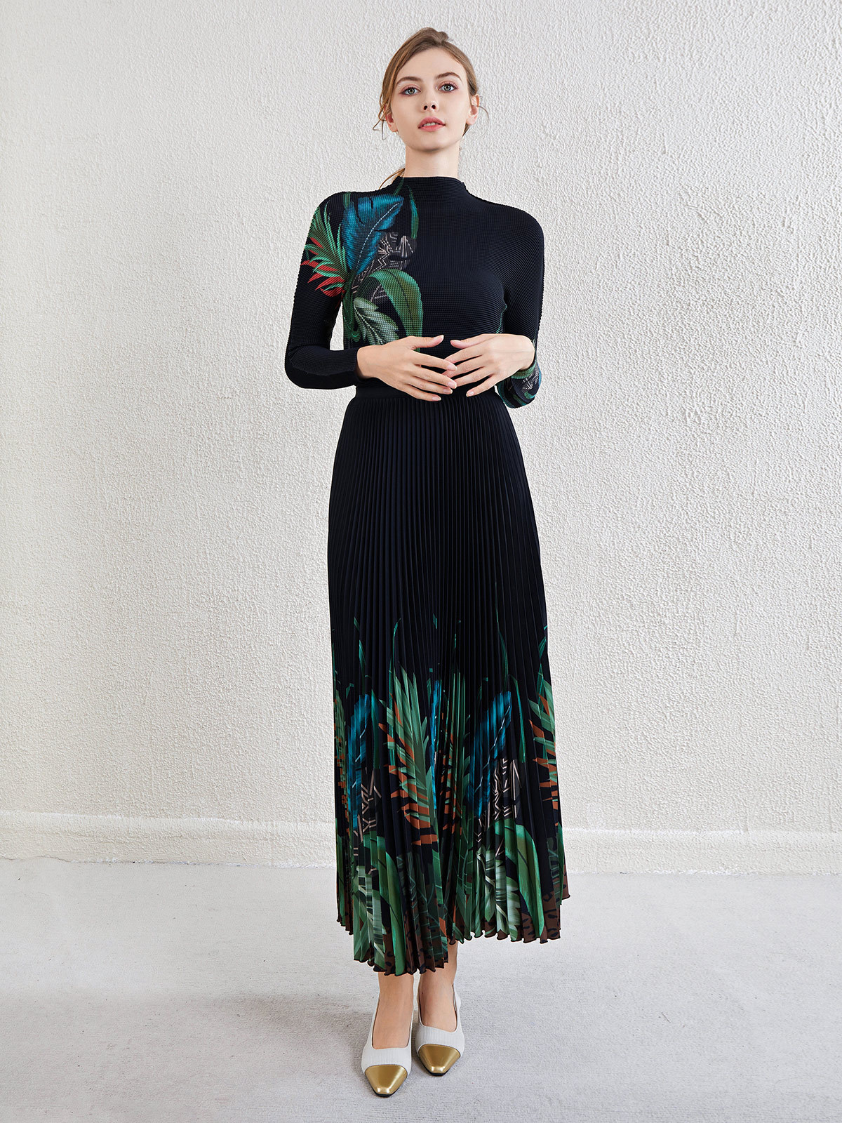 Cross-Border Contrasting Color Printed Casual Suit for Women in Early Autumn New Fashion Style High-End Big-Name Age-Reducing and Slimming Two-Piece Set
