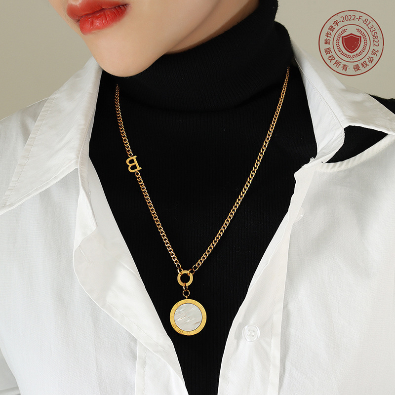 Picture of High collar long fashion versatile Roman black and white double-sided pendant sweater chain Europe and the United States cross-border hot jewelry M004