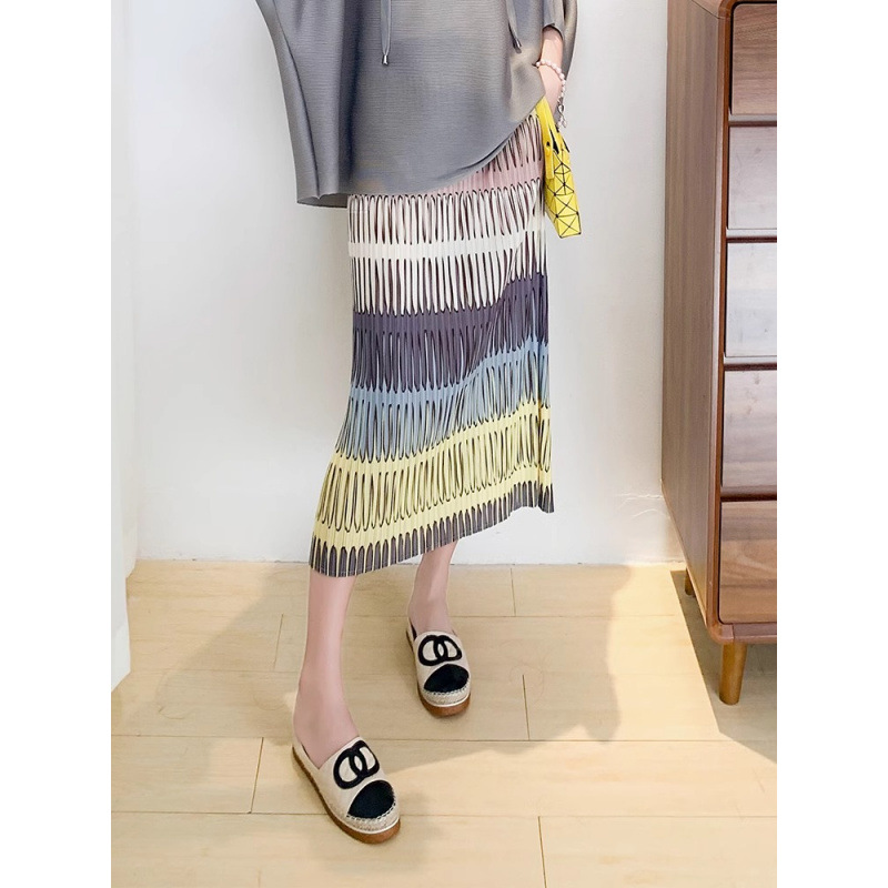 Miyake 2025 Spring New Fashion Elegant Loose Slim Skirt Women's Pleated Design Sense Rainbow Skirt