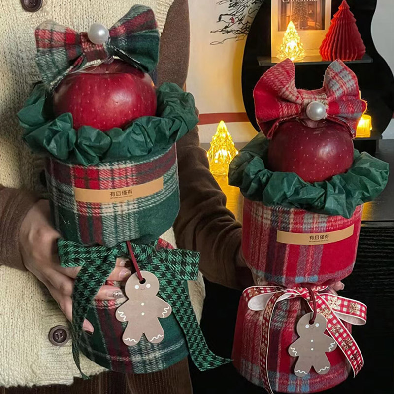 Christmas British Plaid Velvet Small Fragrant Flower Cloth Apple Bouquet Gift Box Fabric Packaging Round Box Wholesale