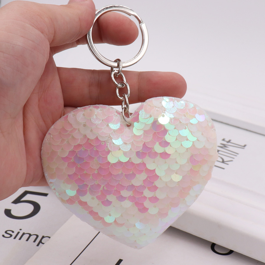 Love sequin keychain foreign trade double-sided reflective heart-shaped sequin bag car keychain Valentine's Day