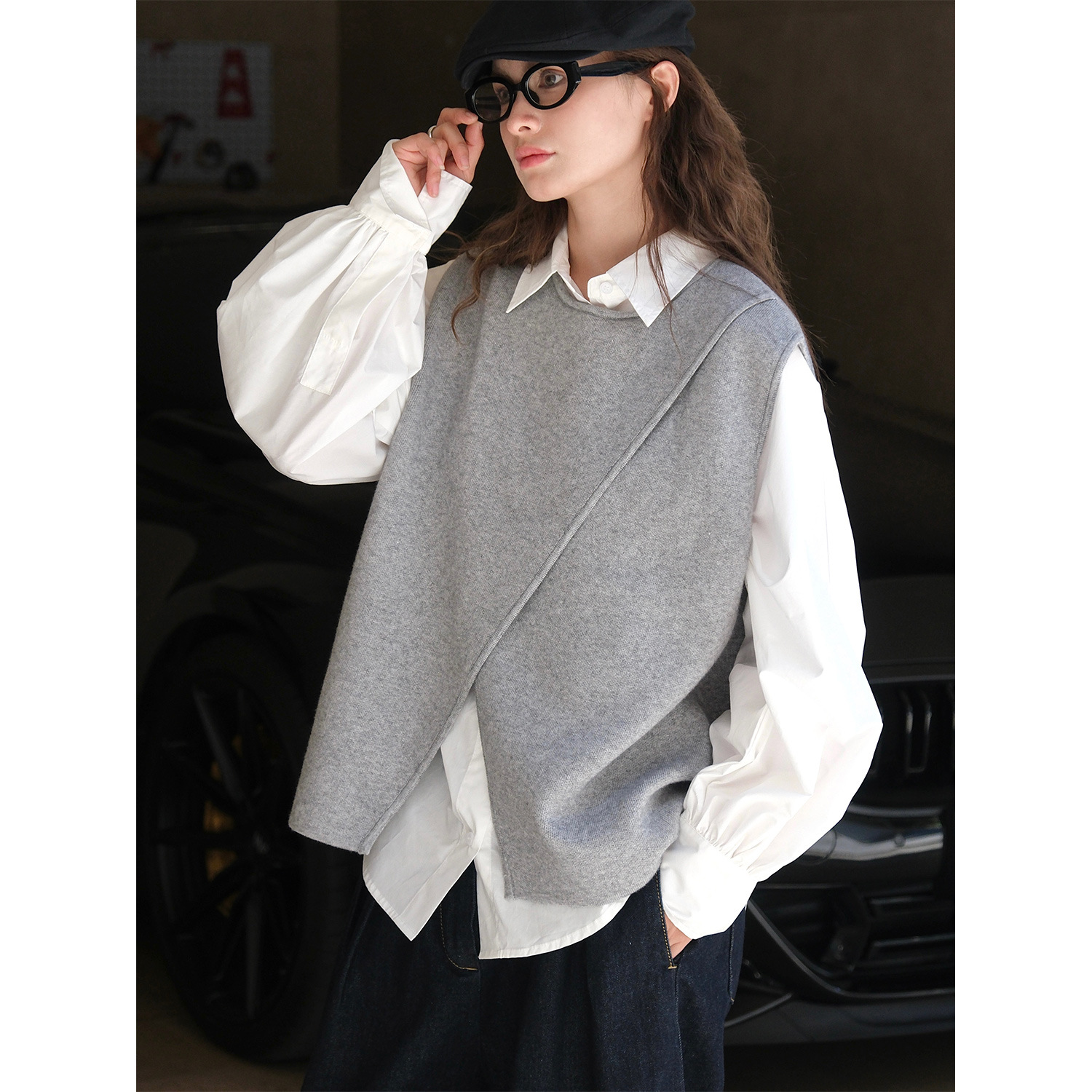 Picture of Lou Fu Autumn New Korean Style Design Sense Irregular Split Vest for Women