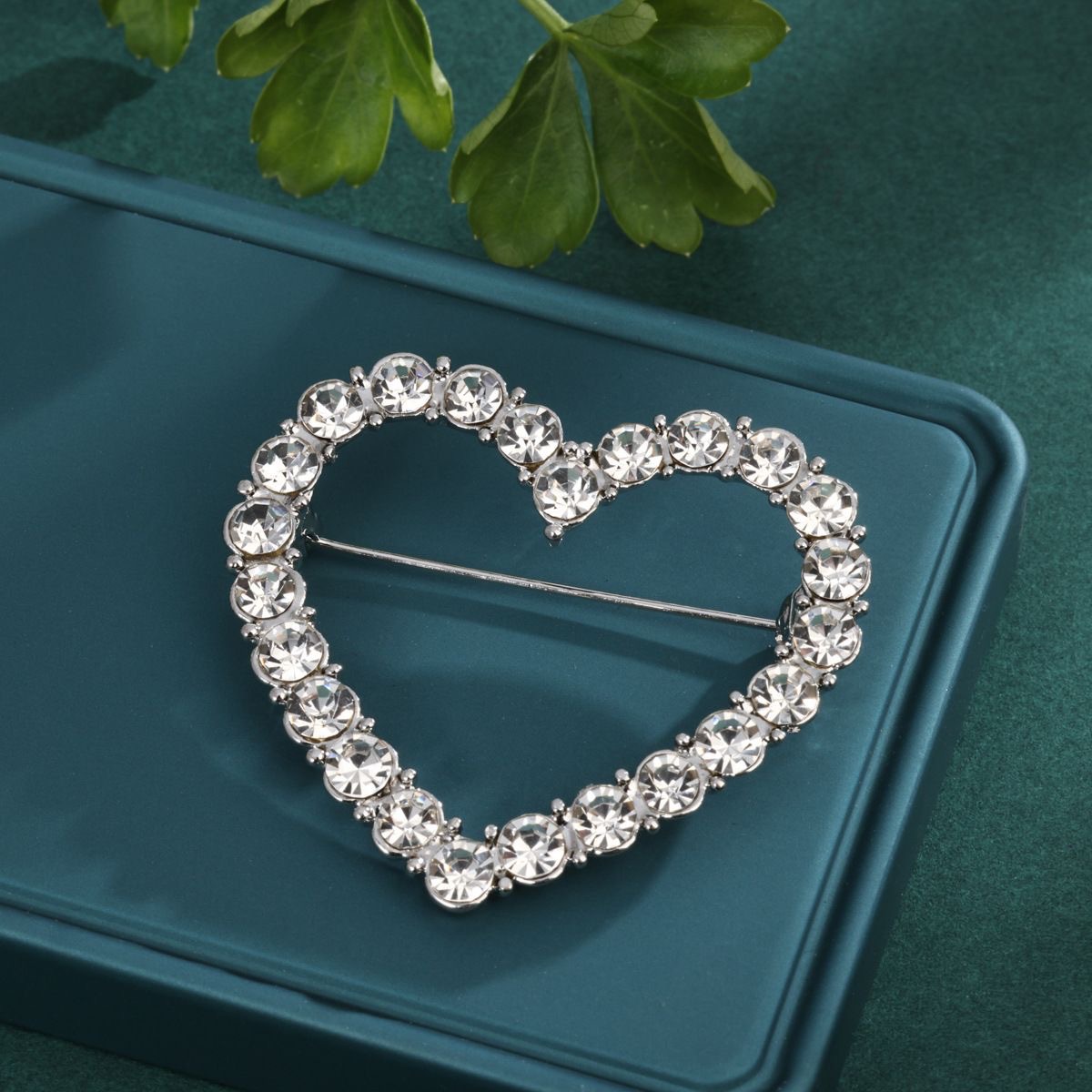 Picture of Korean-style simple versatile love diamond corsage women's elegant temperament corsage pin anti-light fixed clothing accessories