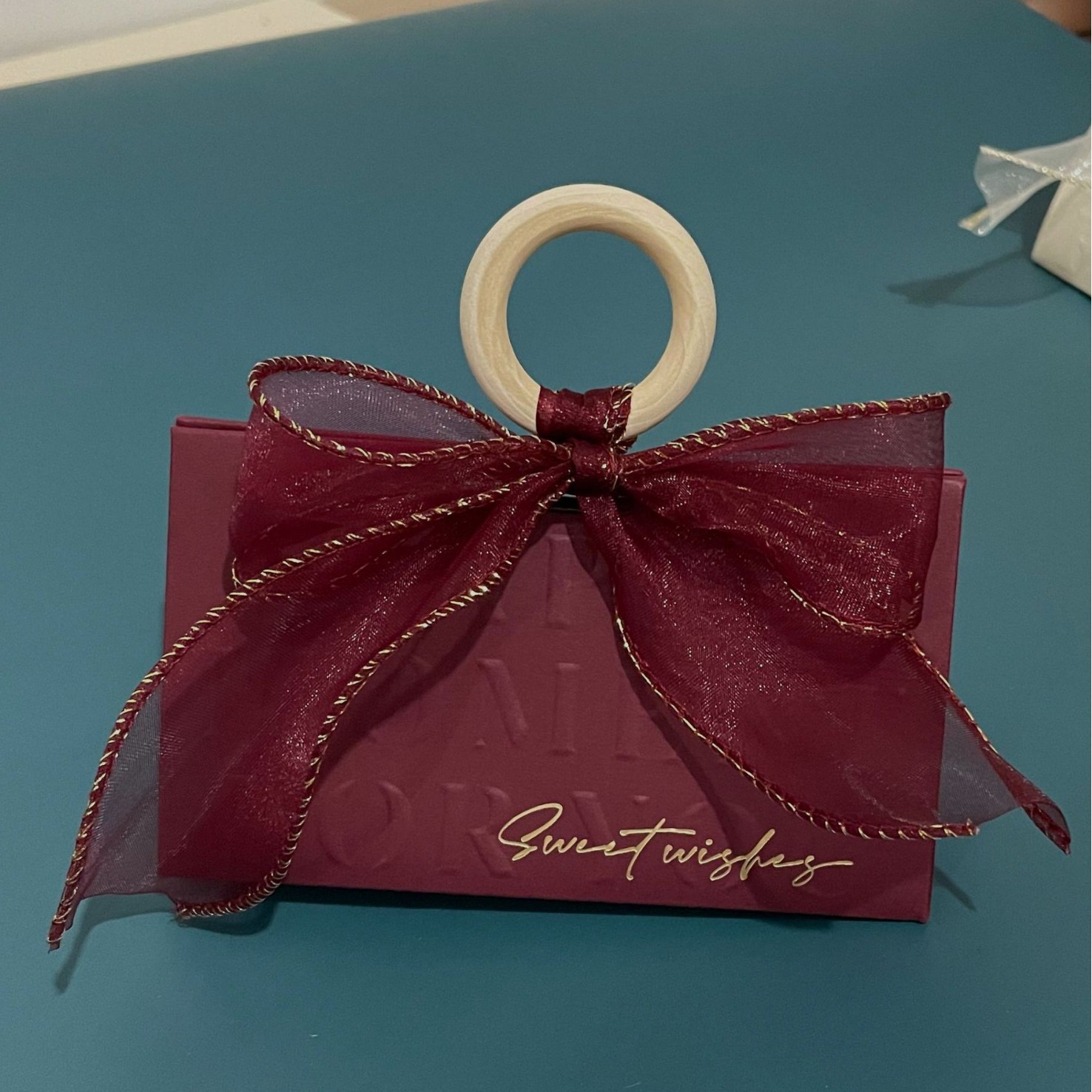 Picture of Light luxury champagne hand-held triangle wedding candy box wooden ring hand gift box wedding candy box wholesale