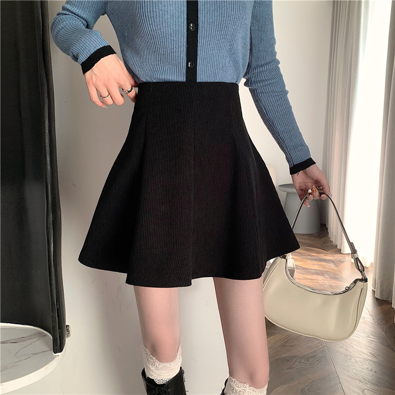 milk brown Corduroy Skirt Women's 2025 Autumn and Winter New High Waist A- shaped Small Short Skirt with Sweater