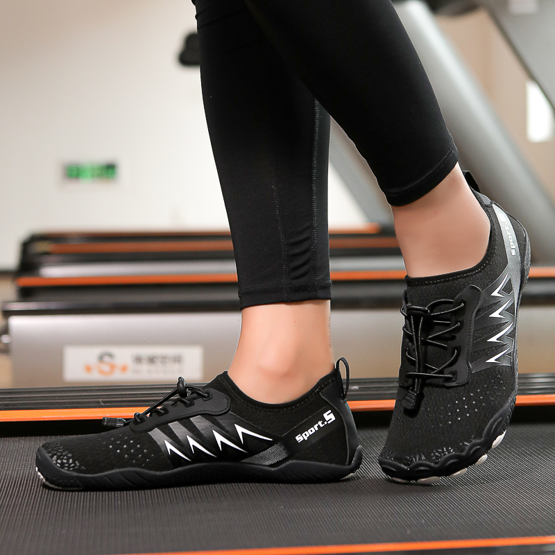 Picture of Indoor Fitness Shoes Men and Women's Shock Absorbing Running Shoes Quiet Rope Skipping Shoes Sports Yoga Shoes Women's Comprehensive Training Shoes