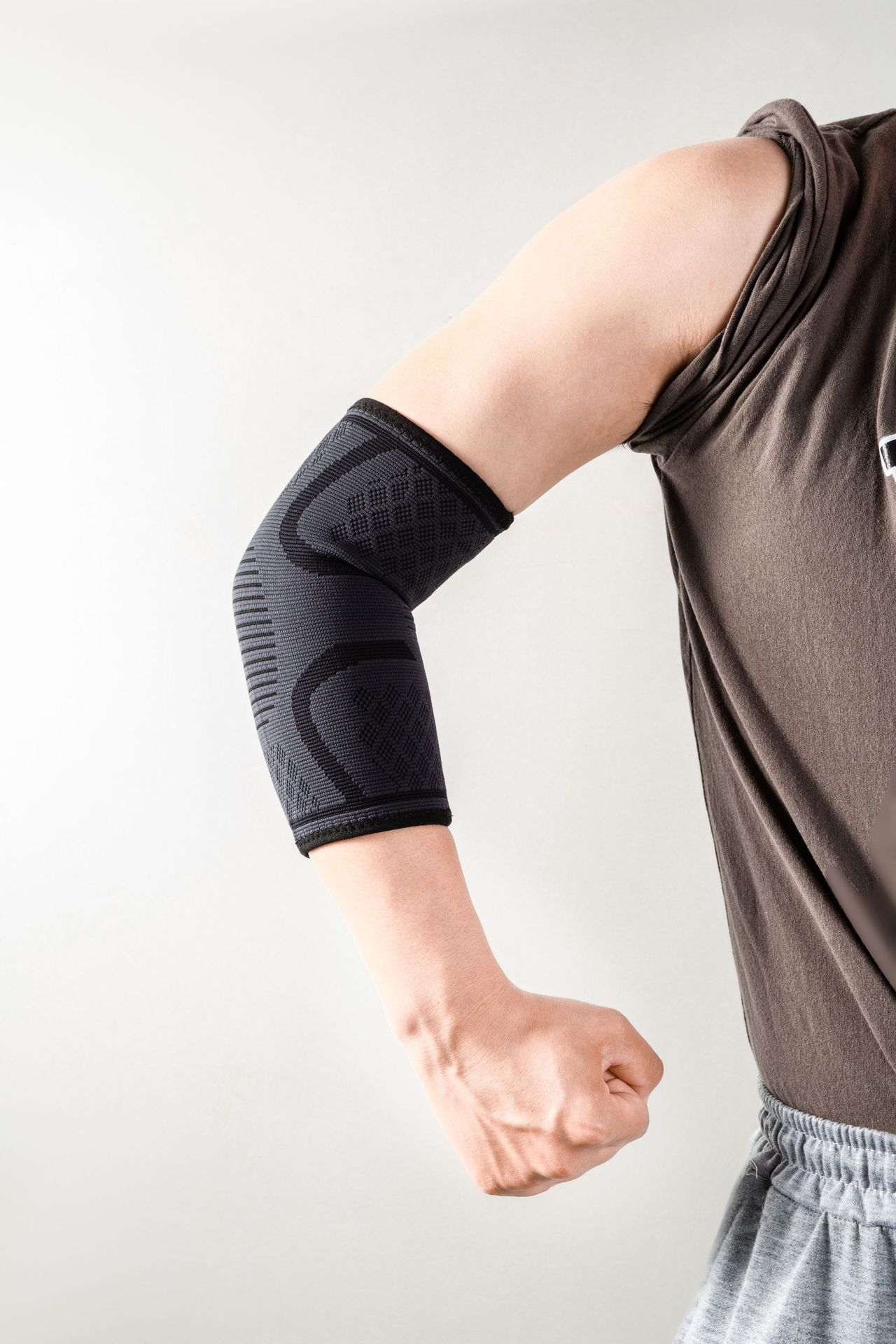 Picture of Outdoor sports elbow pads lengthened breathable nylon warm pressurized non-slip basketball running fitness sports elbow pads