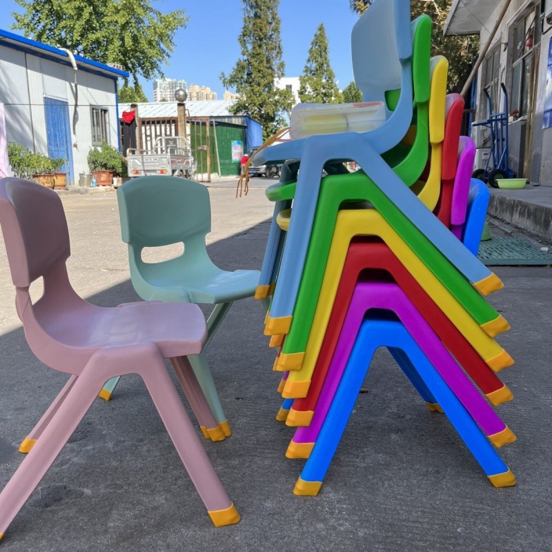 Enlarged and thickened children's backrest chair, kindergarten bench, adult can sit on plastic small chair, baby chair is non-slip and resistant to falls