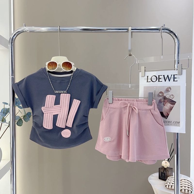 Girls' Korean style 2024 Summer new suit children's western style letter top short sleeve fashionable shorts two-piece suit fashion