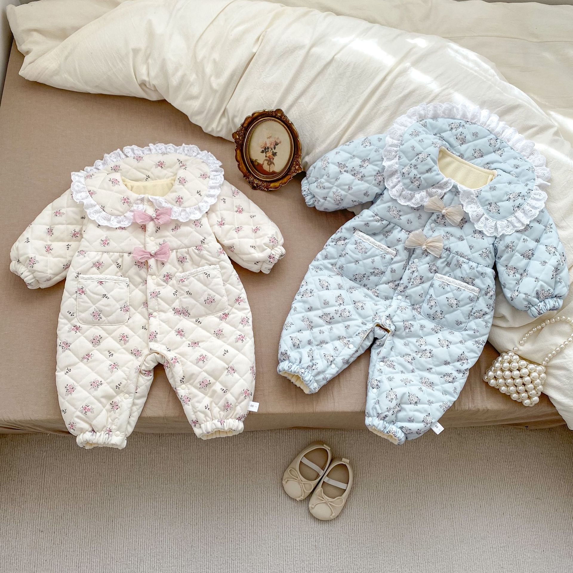 Ins2025 New Winter Product Baby Floral Doll Collar Jumpsuit Sweet Fleece-Lined Quilted Warm Baby Crawling Suit