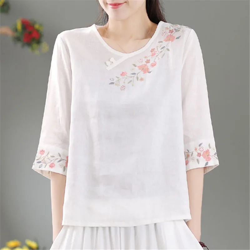 Picture of Vintage Cotton and Linen Embroidered Round Neck Half Sleeve T-shirt Shirt Women's Summer Artistic Loose Slimming Ethnic Style Top