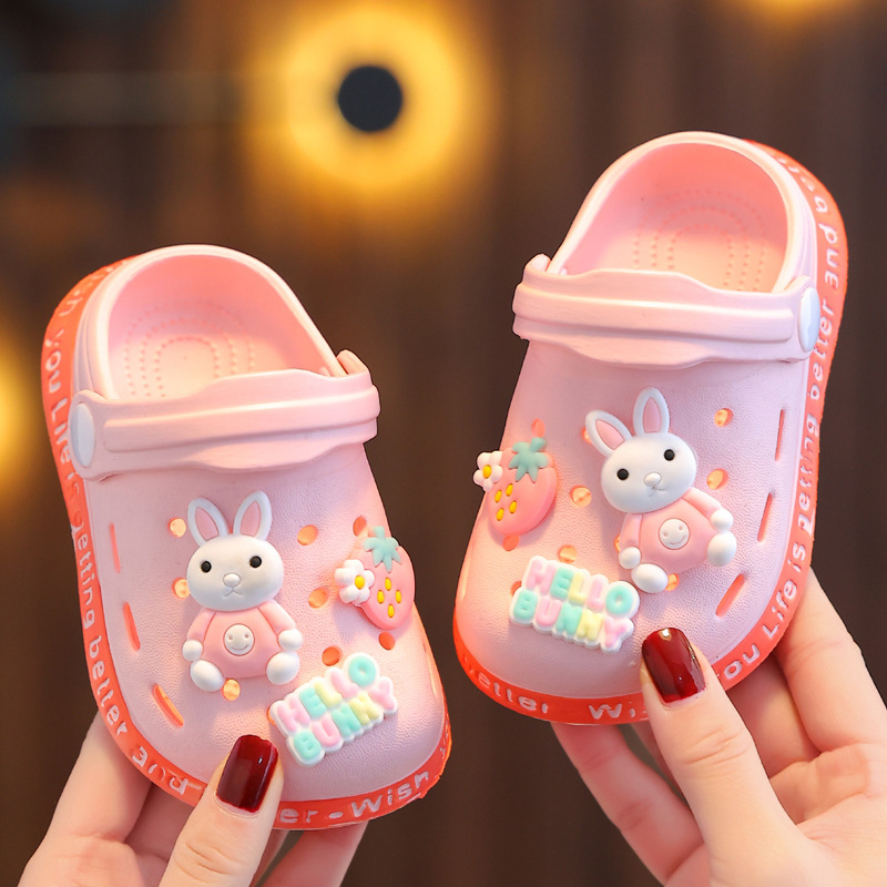 Cross-border distribution of children's sandals and slippers for boys and girls non-slip baby bathing cubs Baotou cute home shoes