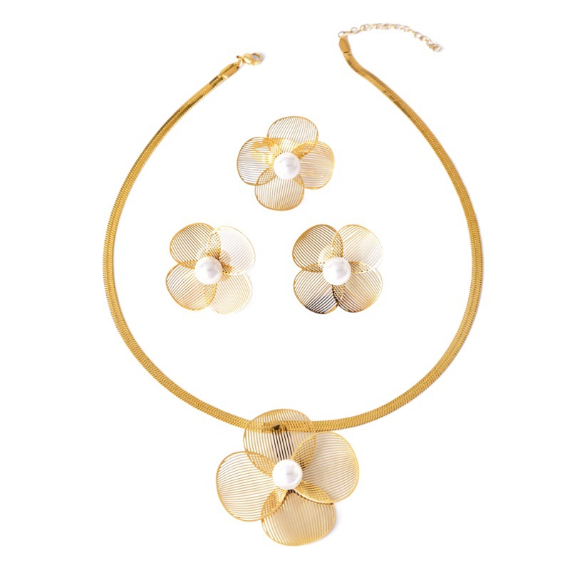Fashionable elegant lady Pearl big flower necklace light one two-piece earrings hollow petal zircon ring suit