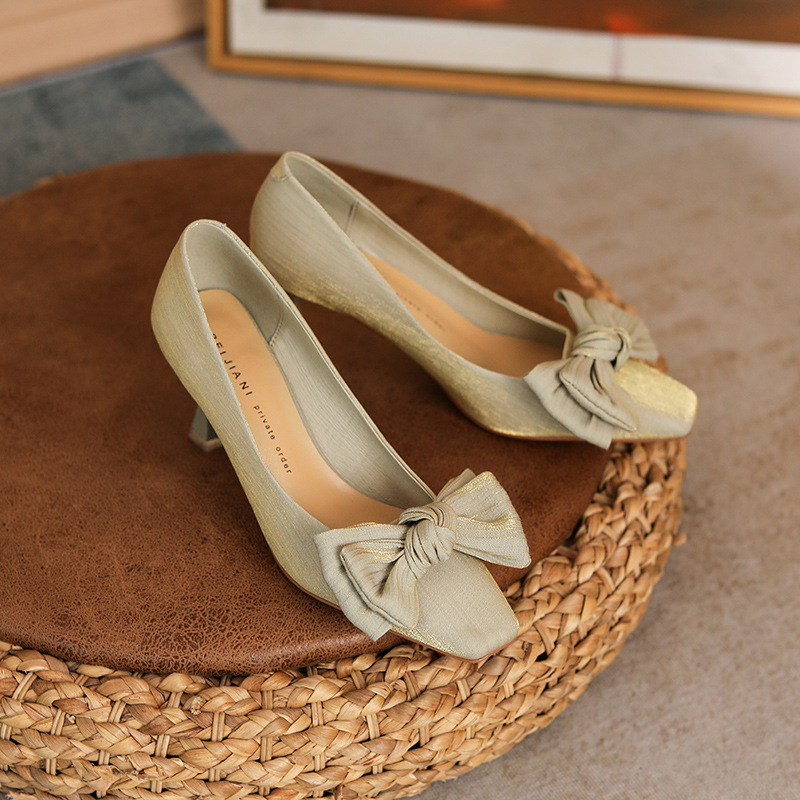 Picture of 166-28 Chinese Xiu Wo Bridal Shoes Sheepskin Satin Wedding Shoes Women's Square High Heels Bow Red Shoes