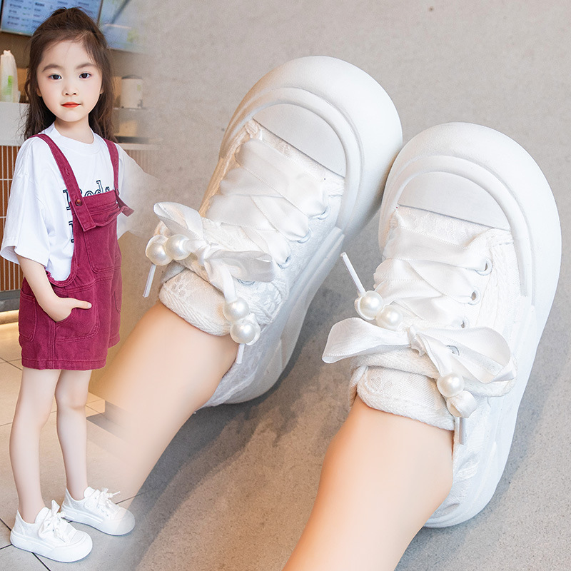 Picture of Girls Canvas Shoes 2025 New Summer Kidsren's Breathable Sports Sneakers Girls White Shoes Fashionable Casual Shoes