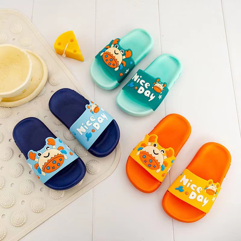 A generation of children's slippers summer new beach cartoon cute men and women Net red inside and outside wear PVC plastic shoes