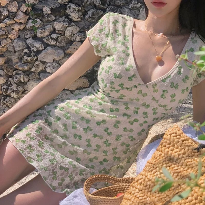 Factory direct floral bubble sleeve French one-piece skirt swimsuit women's high-end sense flesh-covered slim swimsuit women