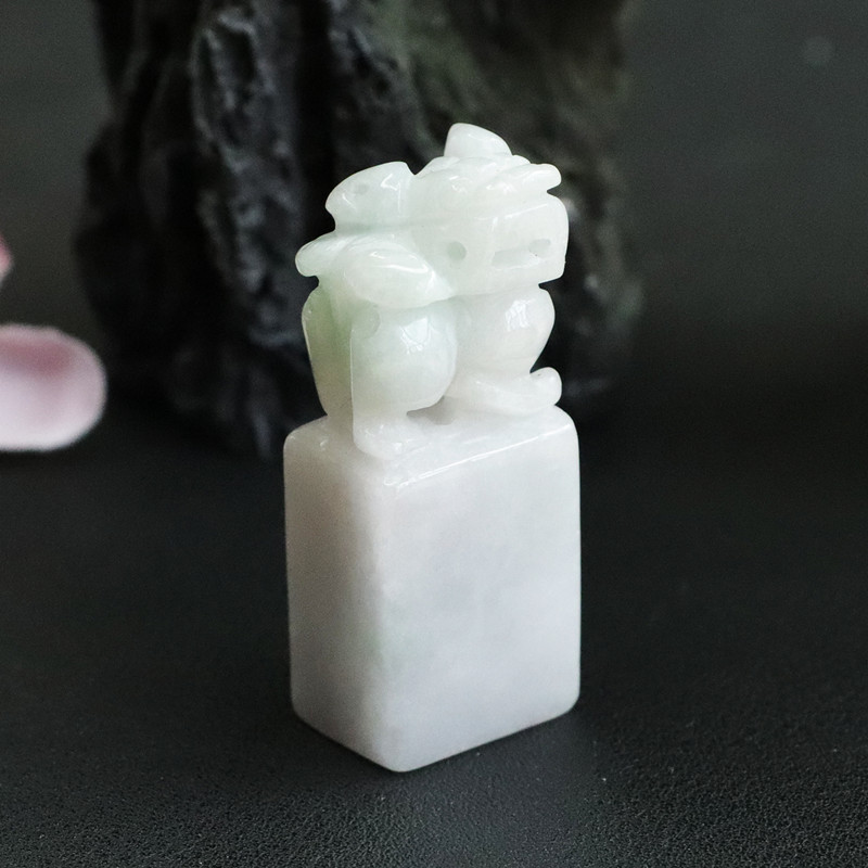 Xinyu Natural Jade Flying Sky Pixiu Seal Ornaments Jade Jade Jewelry Live FC2050312