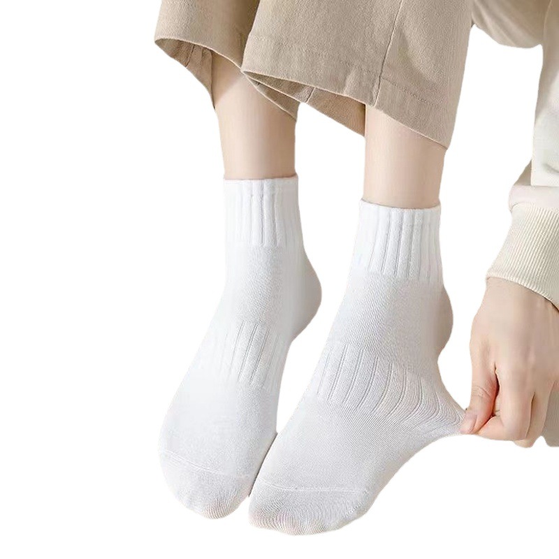 Summer Women's Socks Cotton Socks Antibacterial, Deodorant, Sweat-Absorbent and Breathable Sports Style Short Socks Mid-Calf Black and White for Women