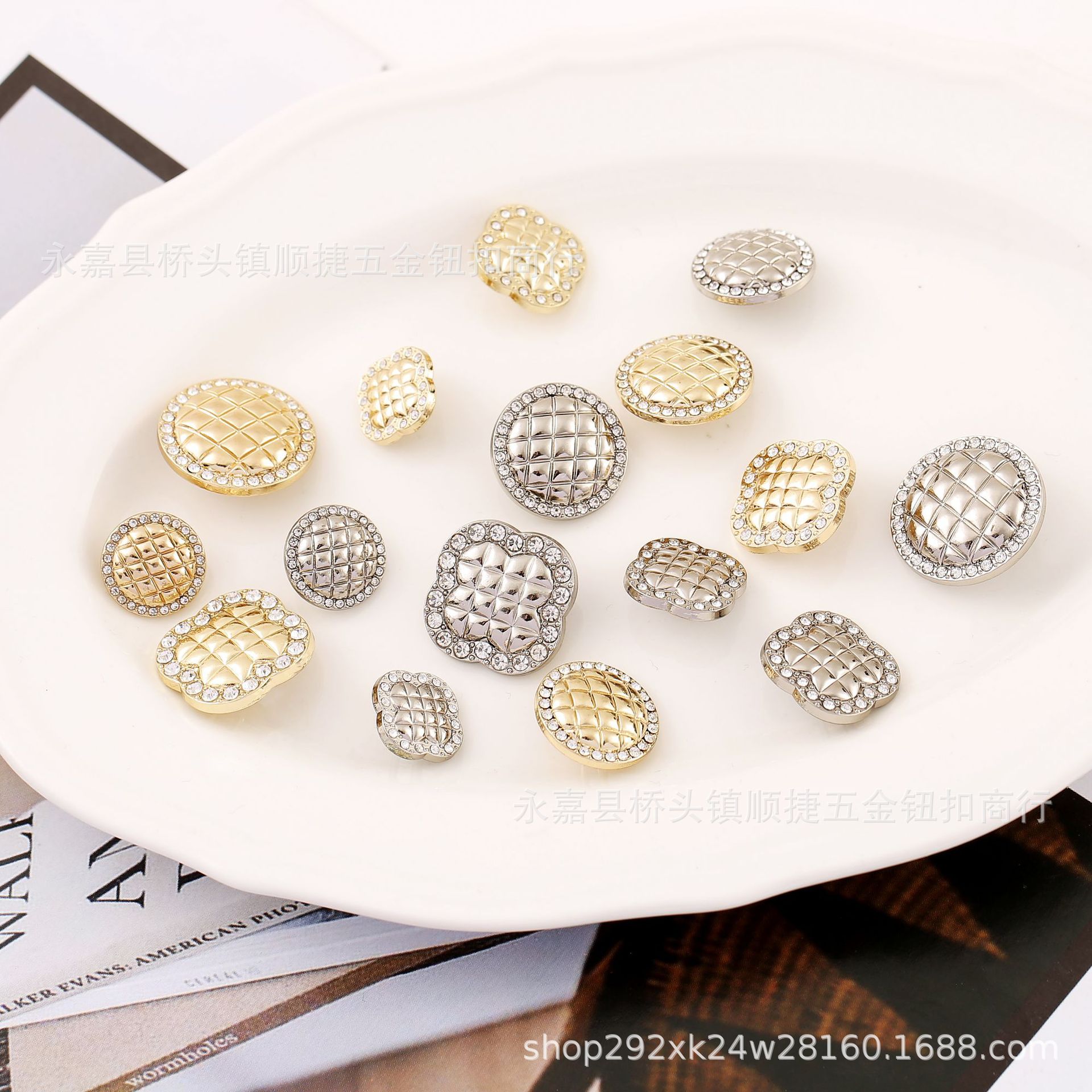 Shunjie Metal Button Clothing Clothing Wholesale Alloy Diamond Edge Coat Coat Top Alloy Button