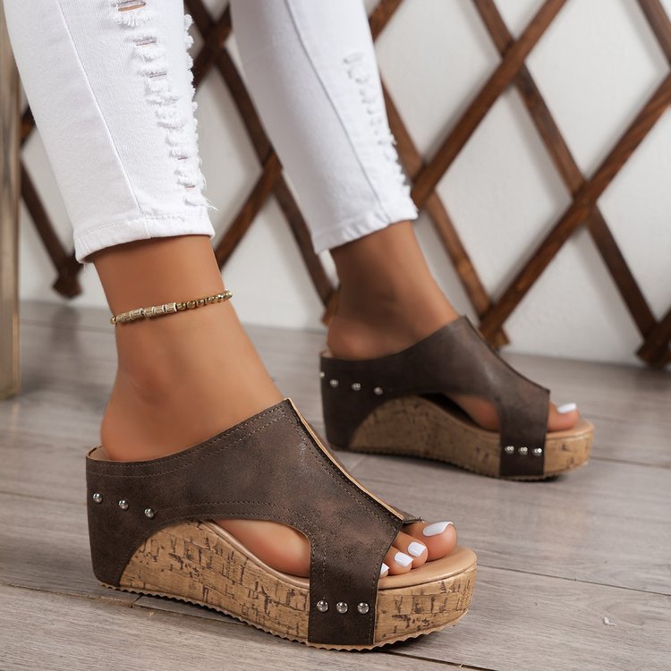 Europe and the United States cross-border direct supply of foreign trade plus size 43wish new ladies wedge with fish mouth thick bottom rivet sandals wholesale