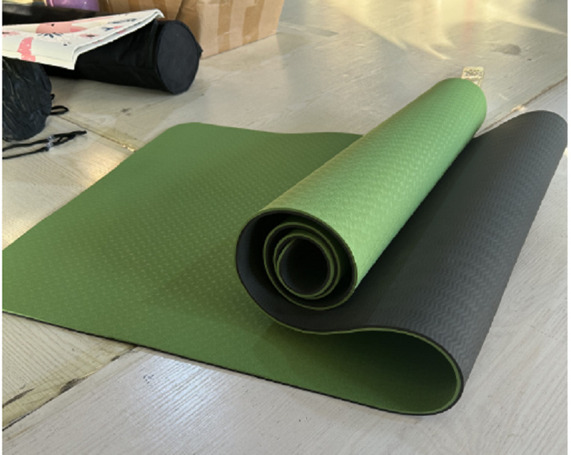 Picture of Spot Manufacturer Wholesale Tpe Two-Color Yoga Mat 183*61*0.6 Sports Fitness Mat Portable Dance Practice Mat