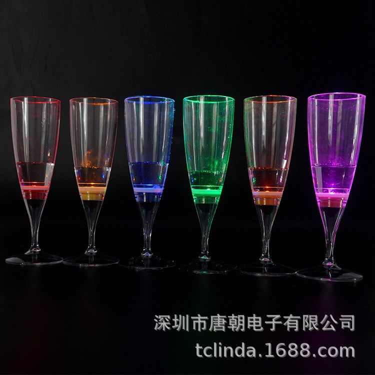 Picture of LED glowing champagne glass into the water bright champagne glass PS goblet 6 color in stock glowing glass LED champagne glass