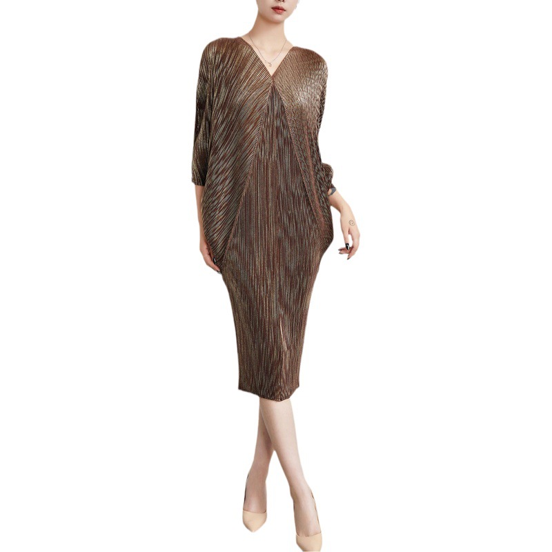 Cross-Border Large Size V Neck Dress Women's New European and American Dress Fat mm High-End Pleated Belly-Covering Slimming Look Long Skirt
