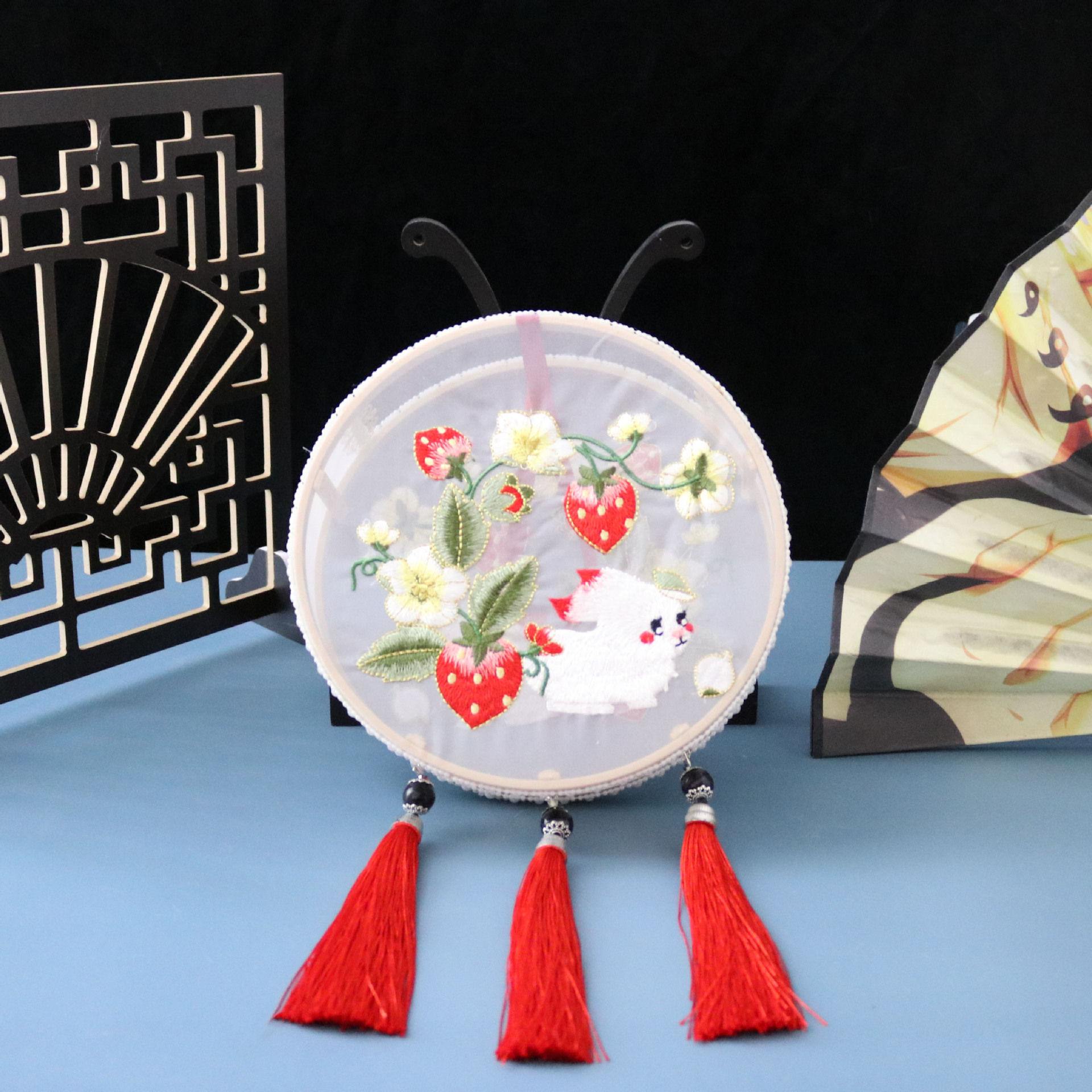 Picture of New Hanfu mid-autumn festival lantern diy handmade flowers and plants Lantern finished led Luminous lantern ancient style portable palace lantern