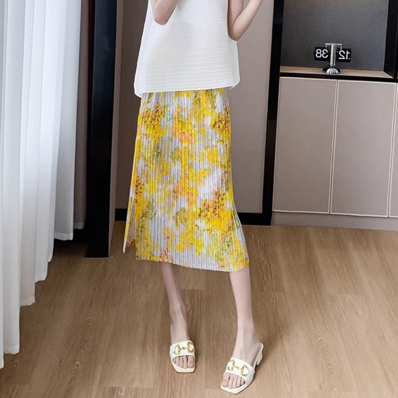 Picture of Niche design pleated skirt spring and summer thin elastic waist printed slimming age-reducing hip slit pleated skirt
