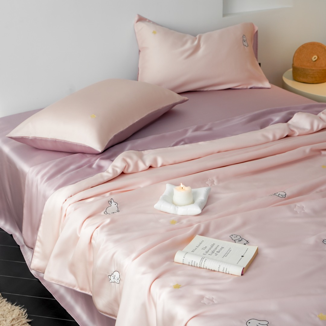 Picture of Class a Summer Cooling Tencel Lyocell Embroidered Air-Conditioning Summer Quilt Girly Cartoon Thin Quilt Four-Piece Set