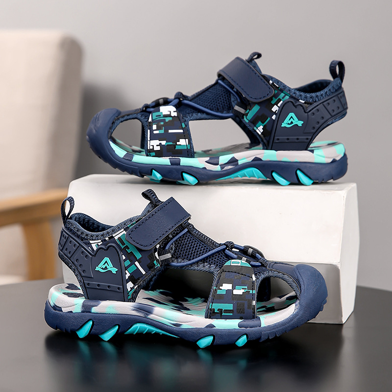 Children's Sandals 2025 New Summer Hollow Breathable Soft Bottom Men's Big Children's Sports Sandals Boys Beach Shoes