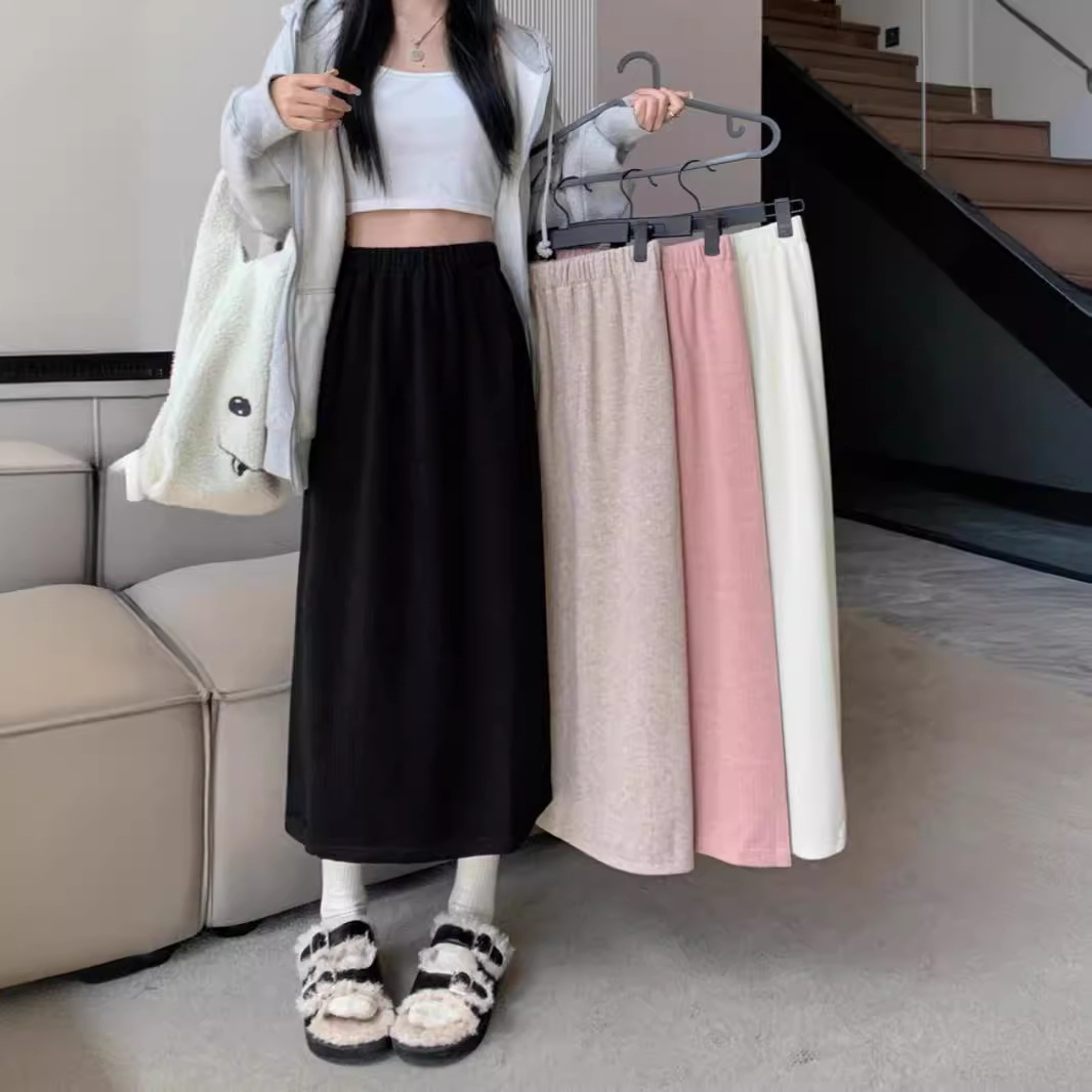 Black Corduroy Skirt Women's Autumn and Winter 2025 Mid-length Rear Split One-step Skirt Fashionable Korean A- line Skirt