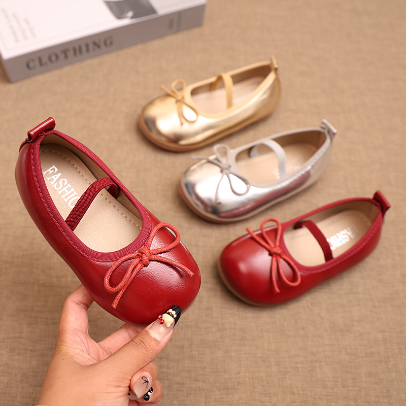Girls summer leather shoes 2025 new silver shoes little girls princess shoes soft bottom bean shoes red shoes tide