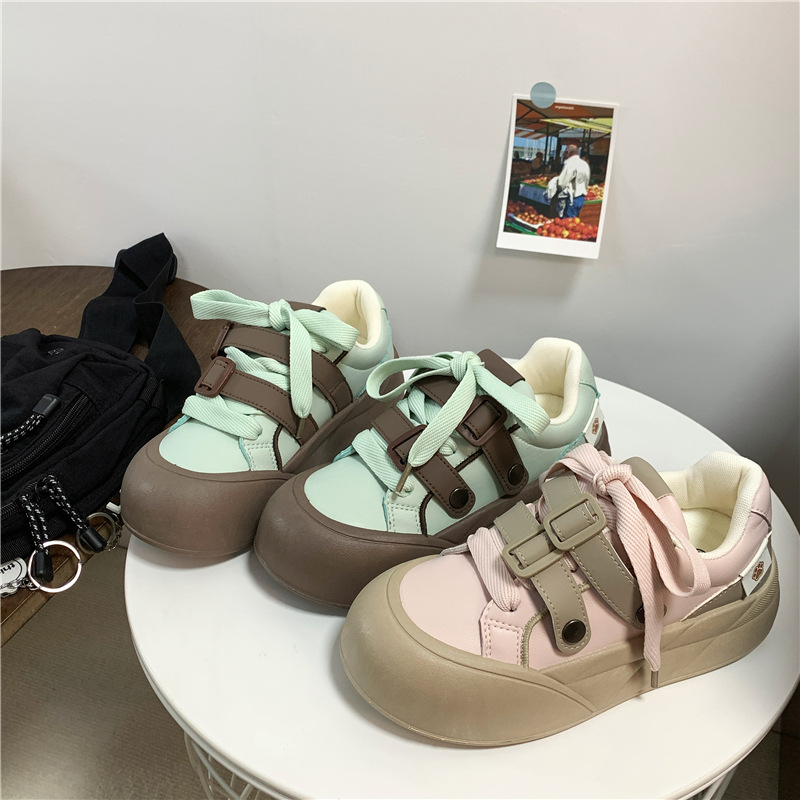 Women's thick-soled board shoes for autumn 2024 all-match casual ins style bread shoes for students Korean style women's shoes far wave 1725
