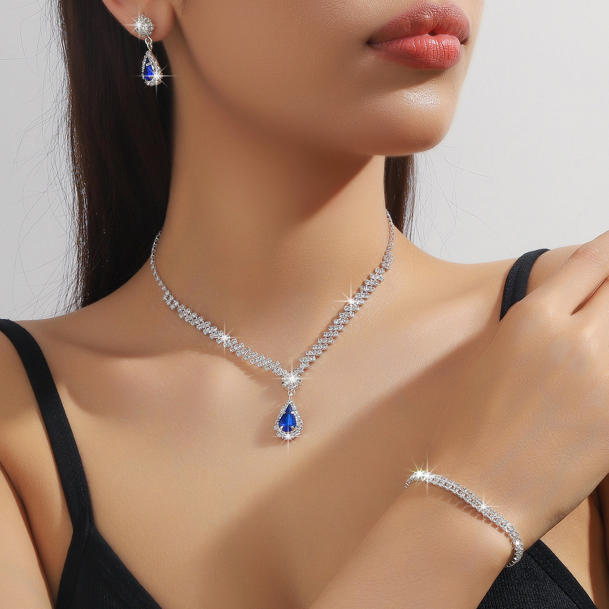 Picture of Wedding Accessories suit Women Earrings Necklace Bracelet Three-piece Bridal Jewelry suit Luxury High-end Accessories