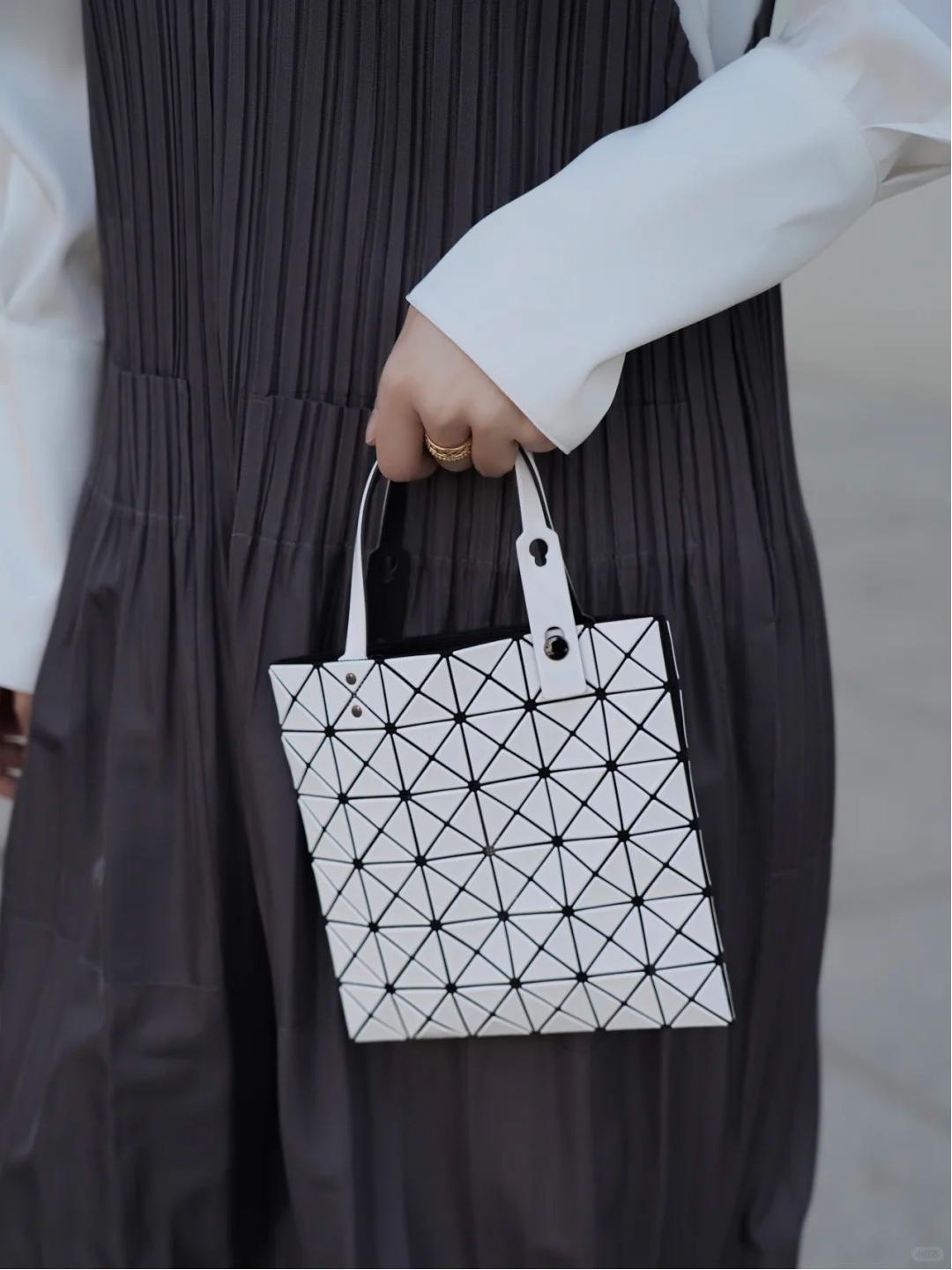 Picture of Miyake New Style Jumpsuit Spring and Summer All-match Pleated Solid Color Positive and Reverse Wear Fashionable Sleeveless V-neck Strap Pants Stylish