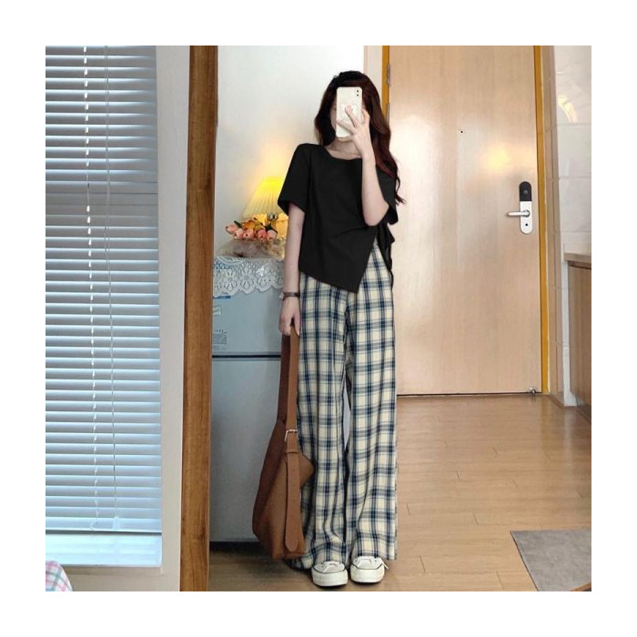 Picture of 2023 New Summer Suit Women's Meat Covering Light Mature Salt Short-sleeved Top Slimming Paid Pants Wide-leg Pants Two-piece Set