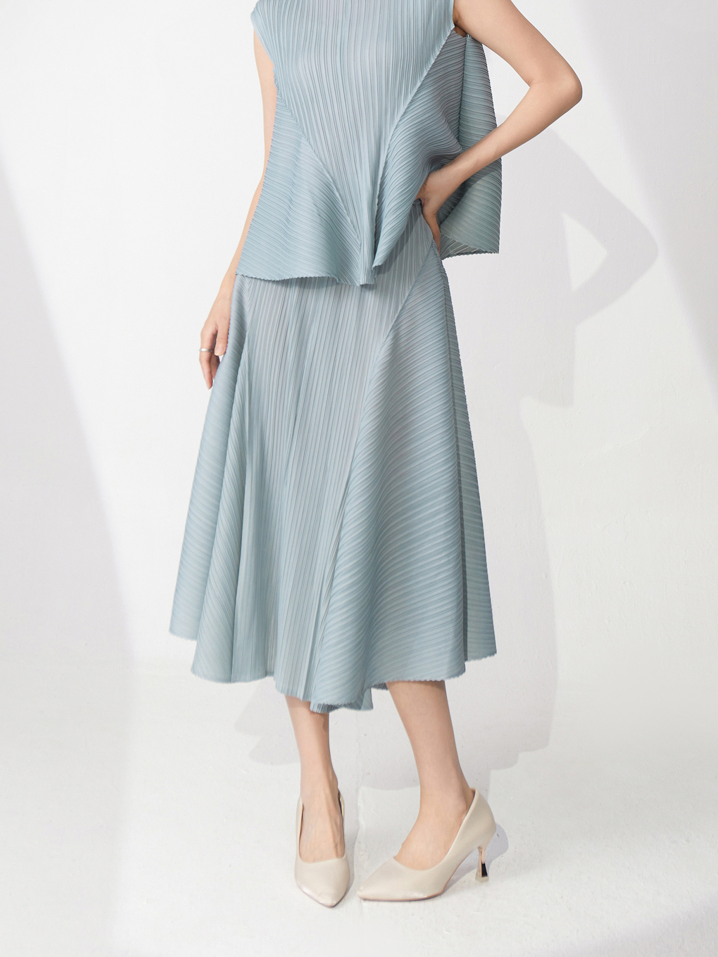 This year's popular explosions women's fashion loose irregular mid-length temperament Joker slim Miyake skirt
