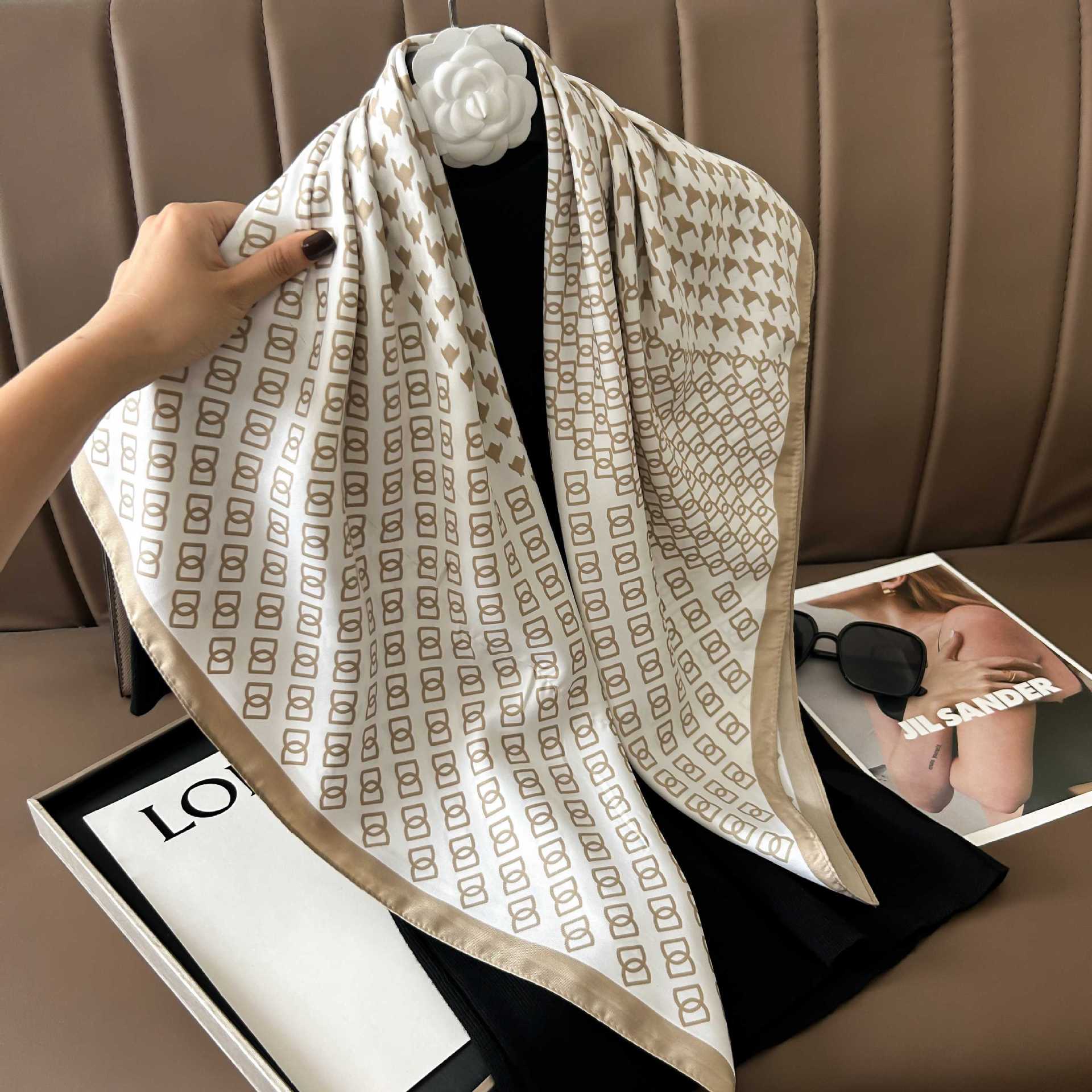 Picture of New 90cm Large Square Silk Elegant High-grade Decorative Shawl Women's Silk Scarf Fashion All-match Professional Scarf