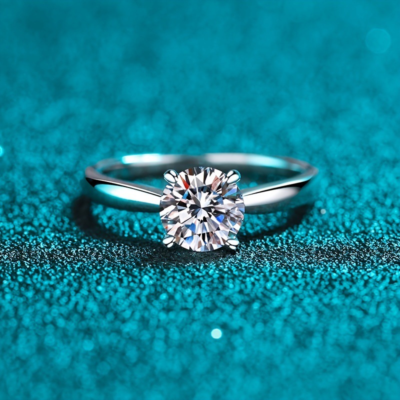 Picture of SOURCE manufacturer closed-mouth classic four-claw moissanite diamond ring S925 sterling silver diamond micro-inlaid European and American ring