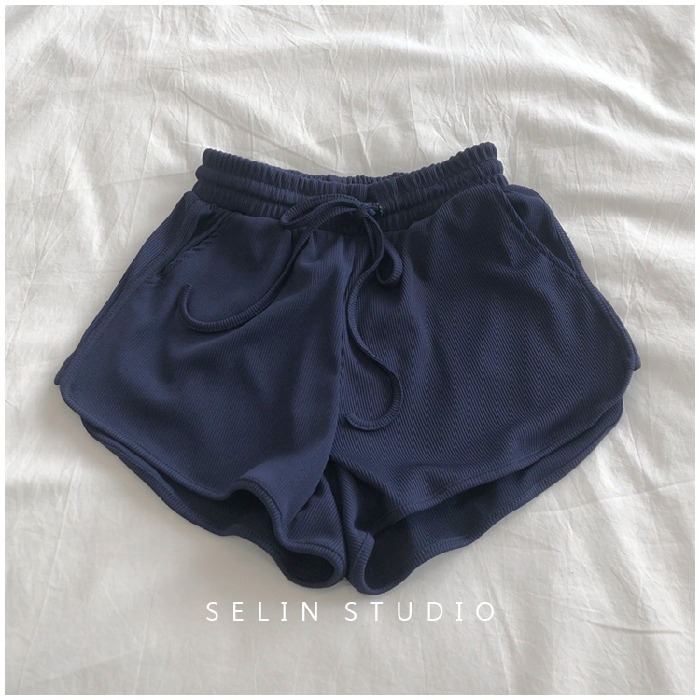 Picture of Ice Silk Threaded Shorts Women's Summer Korean-style Loose Tight Waist Wide Leg Pants Elastic Sports Pants Slim-fit Hot Pants Women's Clothing