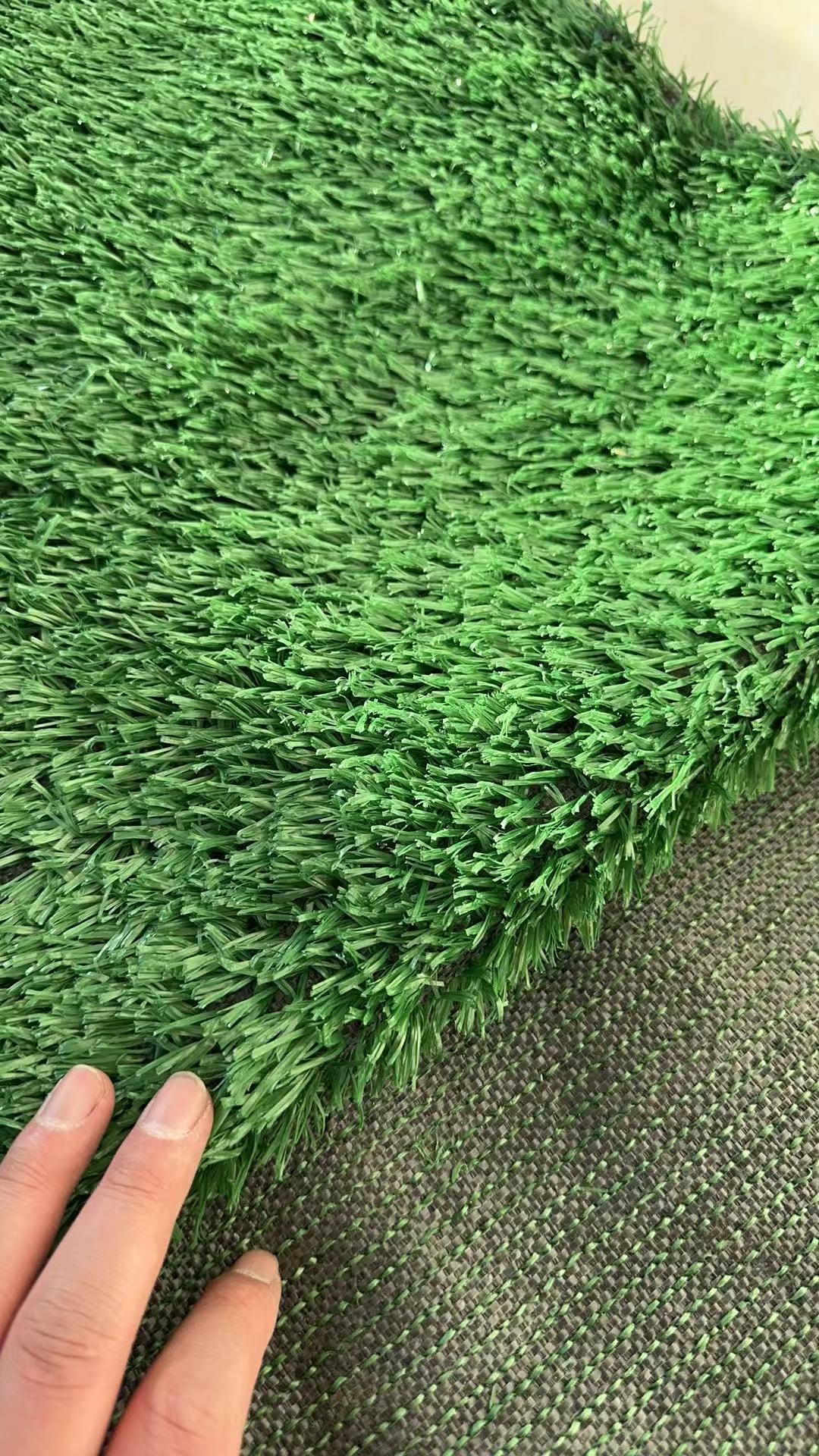 Picture of Simulated Turf Construction Site Artificial Turf Artificial Basketball Court Football Field Outdoor Sun-Resistant Anti-Slip Environmentally Friendly Outdoor