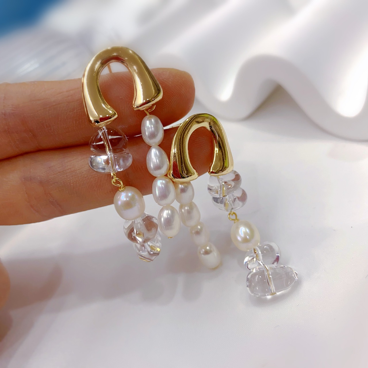 Picture of Special White Crystal Small Unique Daily Retro Summer Natural Freshwater Pearl Elegant Face Small High-grade Earrings